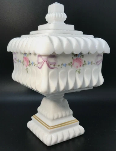 Vintage Westmoreland Milk Glass Wedding Bridal Box Covered Candy Dish