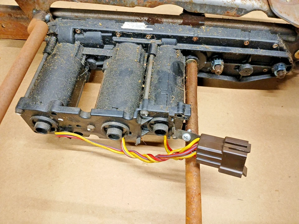 95 96 1997 Mercury Grand Marquis Right Side Passenger Power Seat Track Assembly Foto 3 de 4