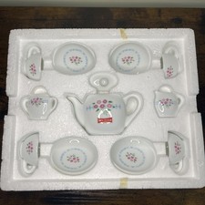 Little Debbie  s Collectible Heirloom Porcelain Tea Set 1997