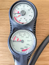 Konsole mit Finimeter und Tiefenmesser