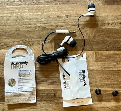 Skullcandy Inkd Microphone & Remote White & Black Wired Earbuds - New Open Box