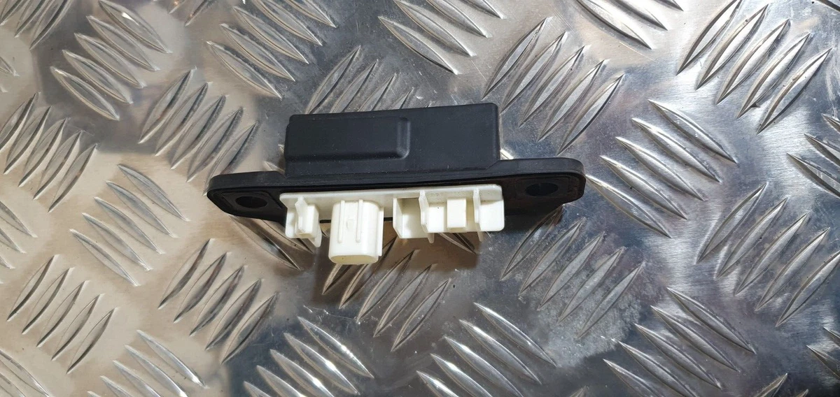 TOY0TA YARIS MK4 - BOOT BUTTON SWITCH 15D356 - 2020 2021 2022 2023