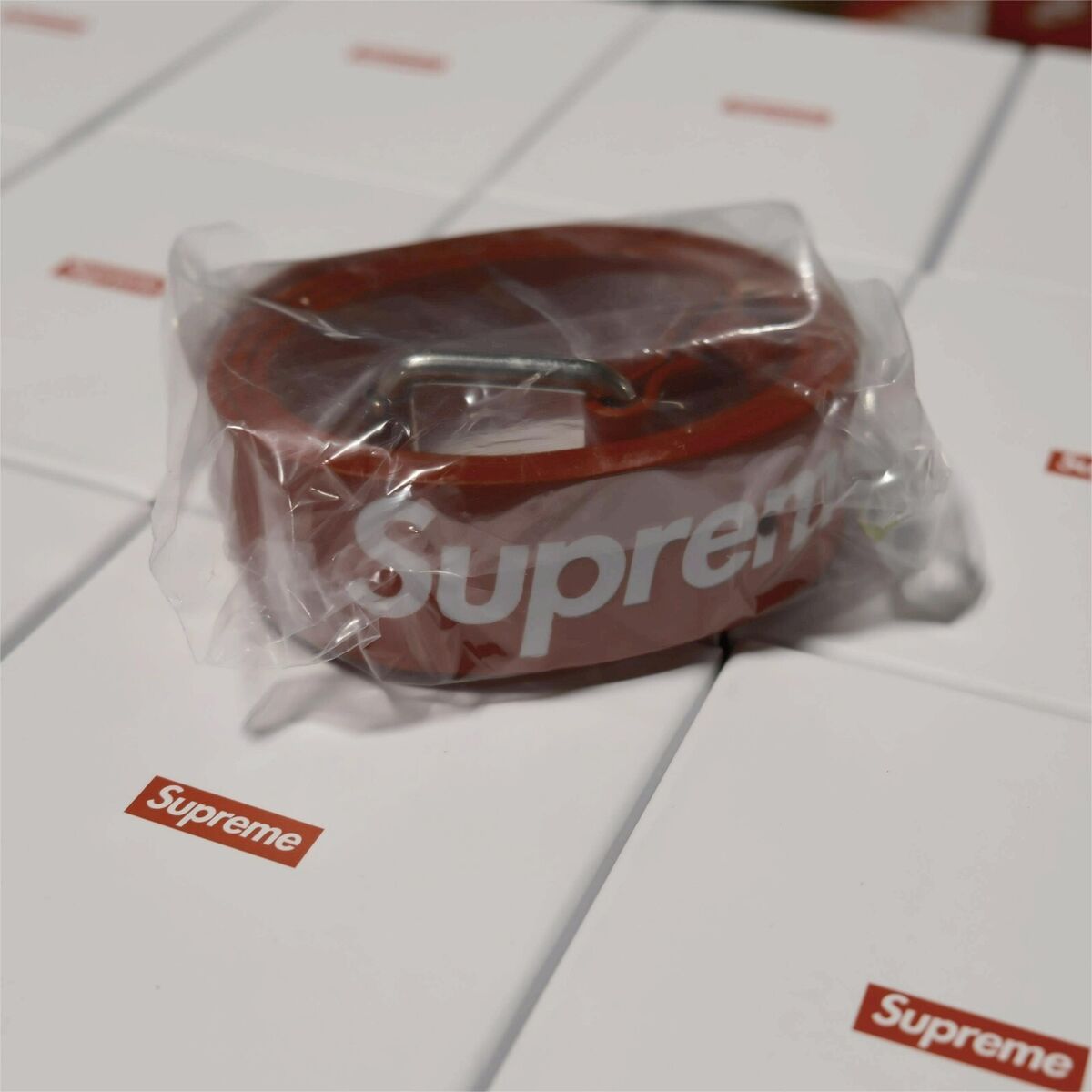 Supreme SS22 Week 13 Repeat Leather Belt Red Limited Fashion Supreme SS22 Week 13 Repeat Leather Belt Red Limited Fashion