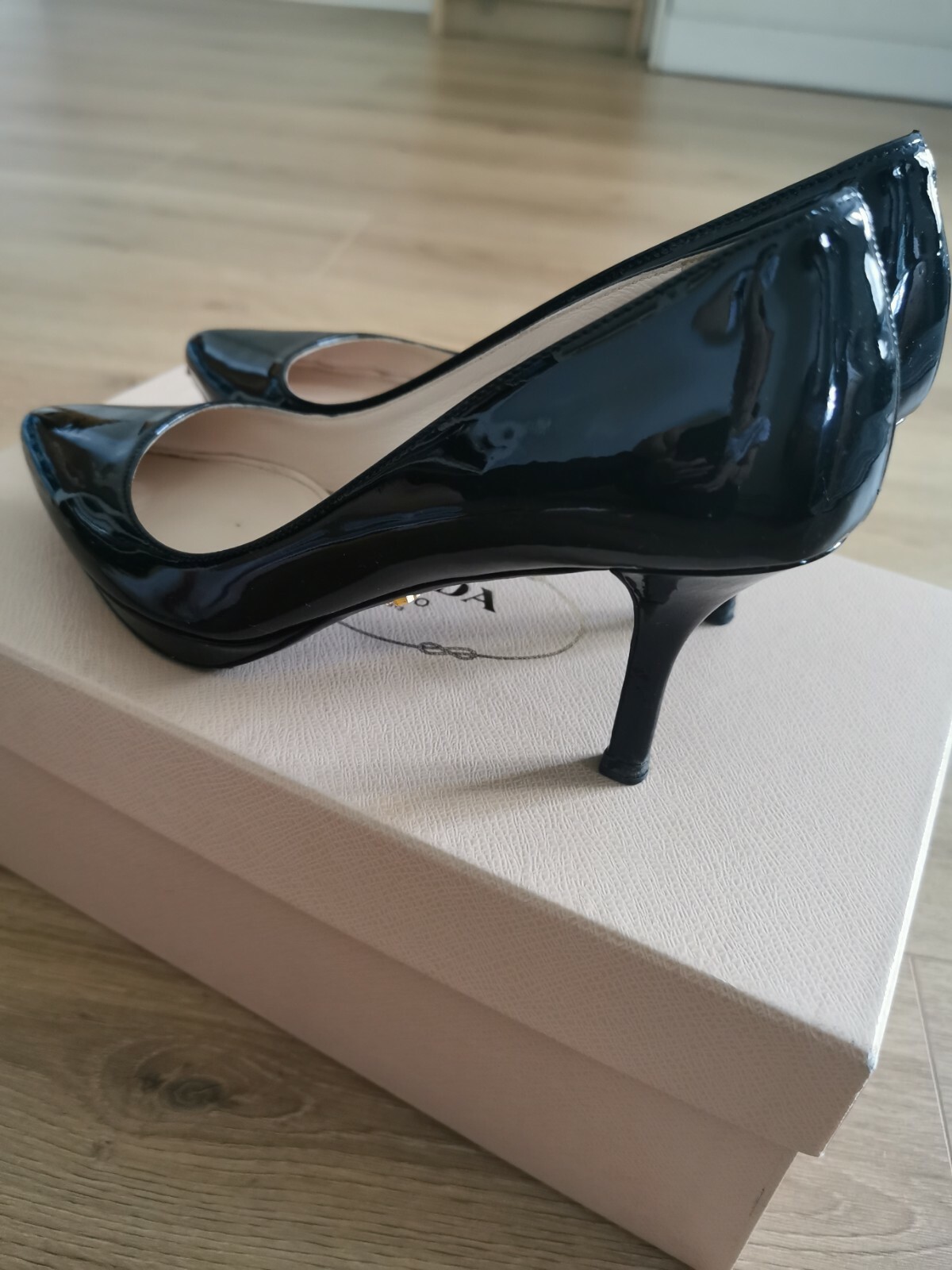 Genuine PRADA Vernice Basic Black pointed toe pum… - image 10