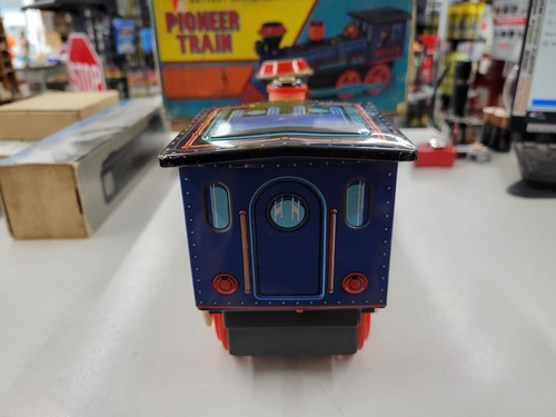 Vintage Tien Hsing Toy Industrial Co Ltd Battery Operated Pioneer Train - Picture 11 of 16