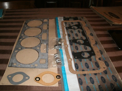 NEW OEM 1985 FORD TEMPO 2.3L HSC NON HO 4 CYLINDER VALVE GRIND GASKET KIT