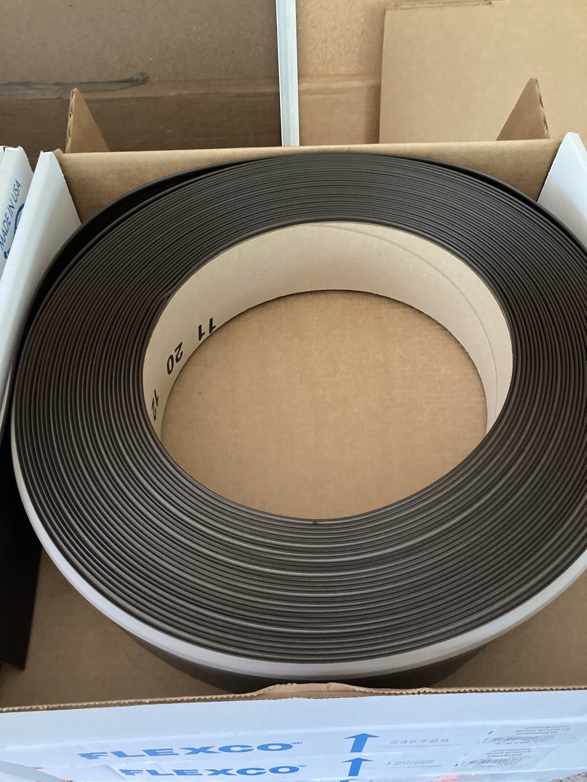 FLEXCO Base2000 Rubber Flexible Molding Baseboard Trim 4"x120’x1/8