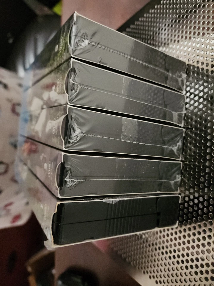 John Wayne Collector Series 5 Pack Box Set VHS (1934-35) - Image 4 of 4