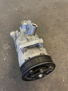 VW Volkswagen Golf VI 1.6 TDI CAY Klimakompressor 5K0820803A