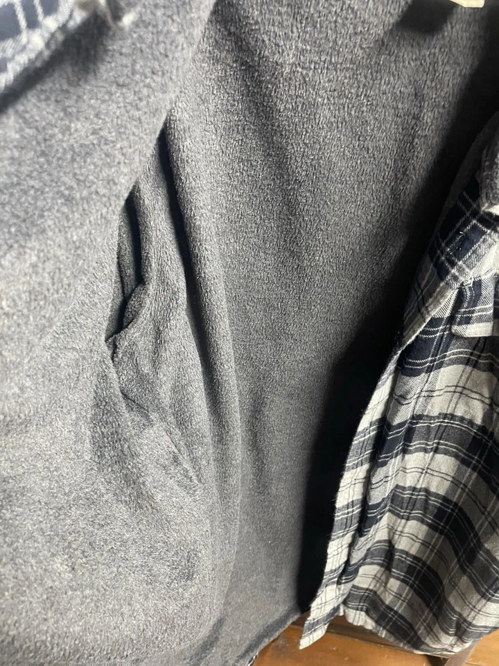 LL Bean Shacket Mens XL Grey Black Plaid Fleece Lined Button Up Thick Shirt - Image 4 of 4