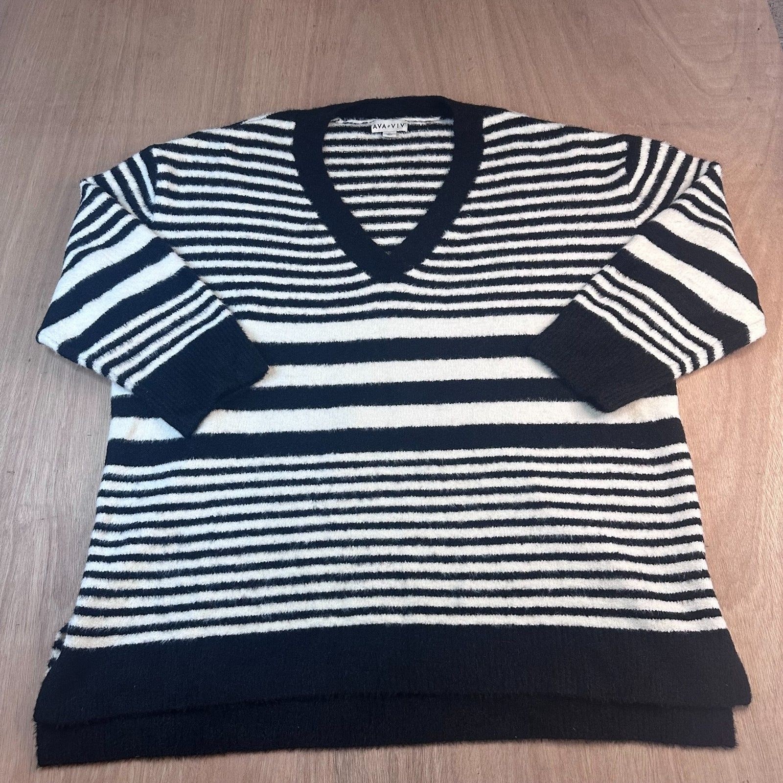 Ava & Viv 2X Black White Striped Sweater Fuzzy Soft Knit Plus Size Fall