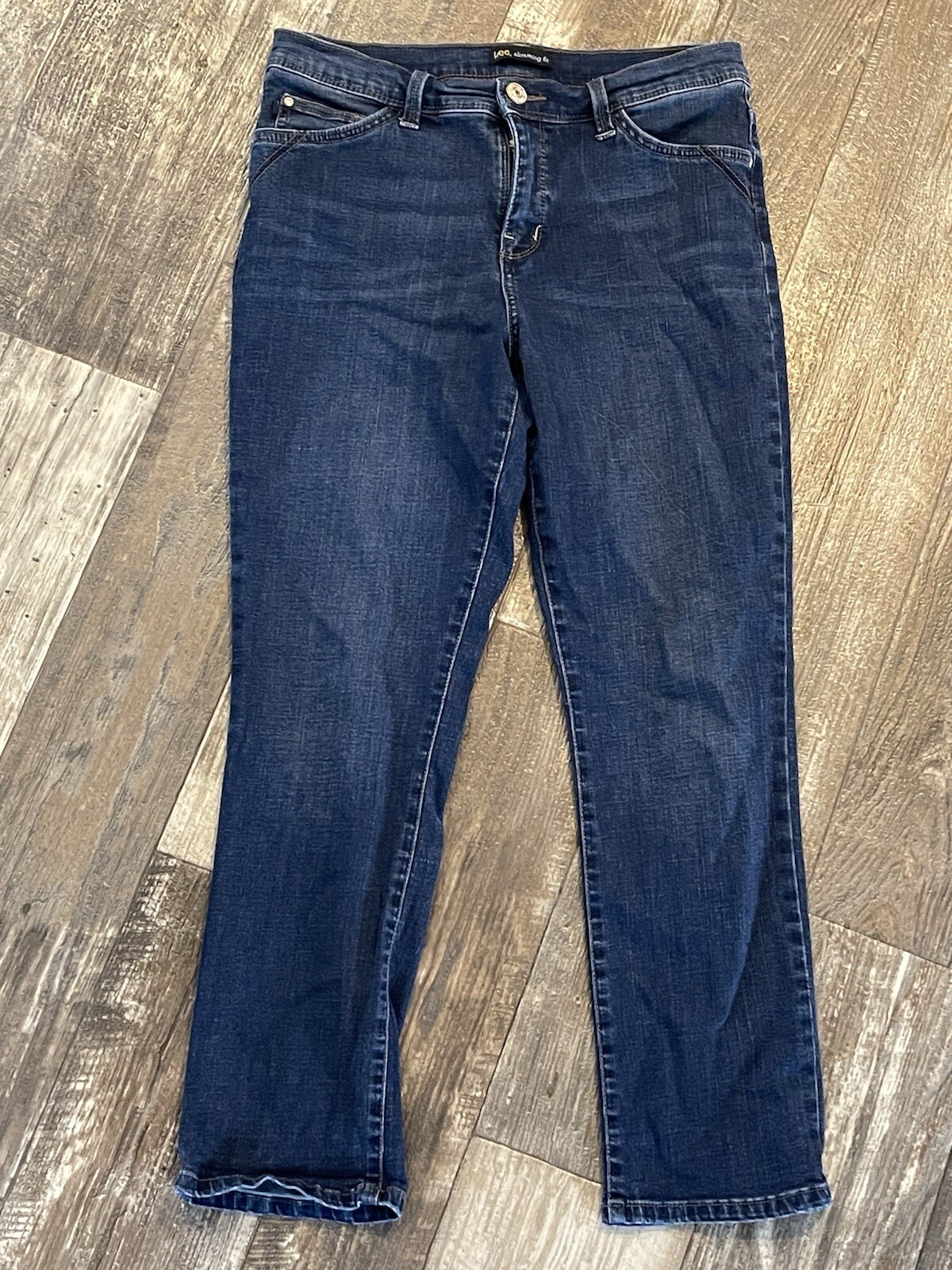Lee Slimming Fit Straight Leg Womens Size 8 Medium Jeans Mid Rise Med Wash
