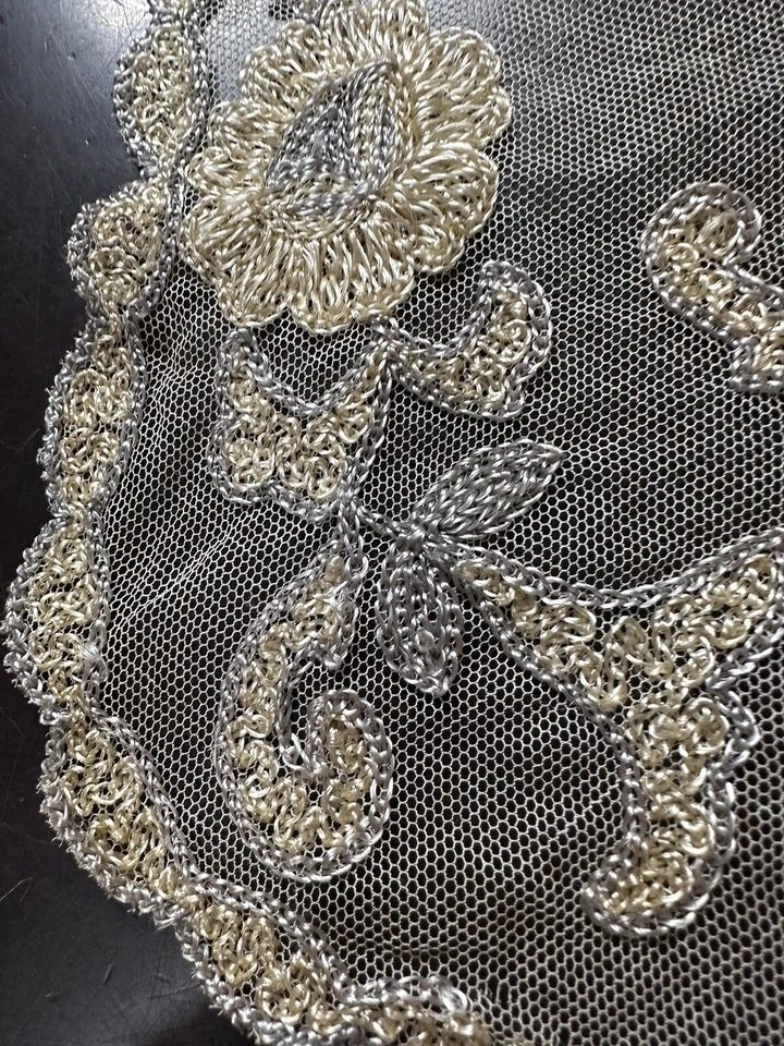 vintage hecho a mano? Apliques Bordados + Needlerun ?COLLAR ENCAJE Marfil y Gris Foto 4 de 4