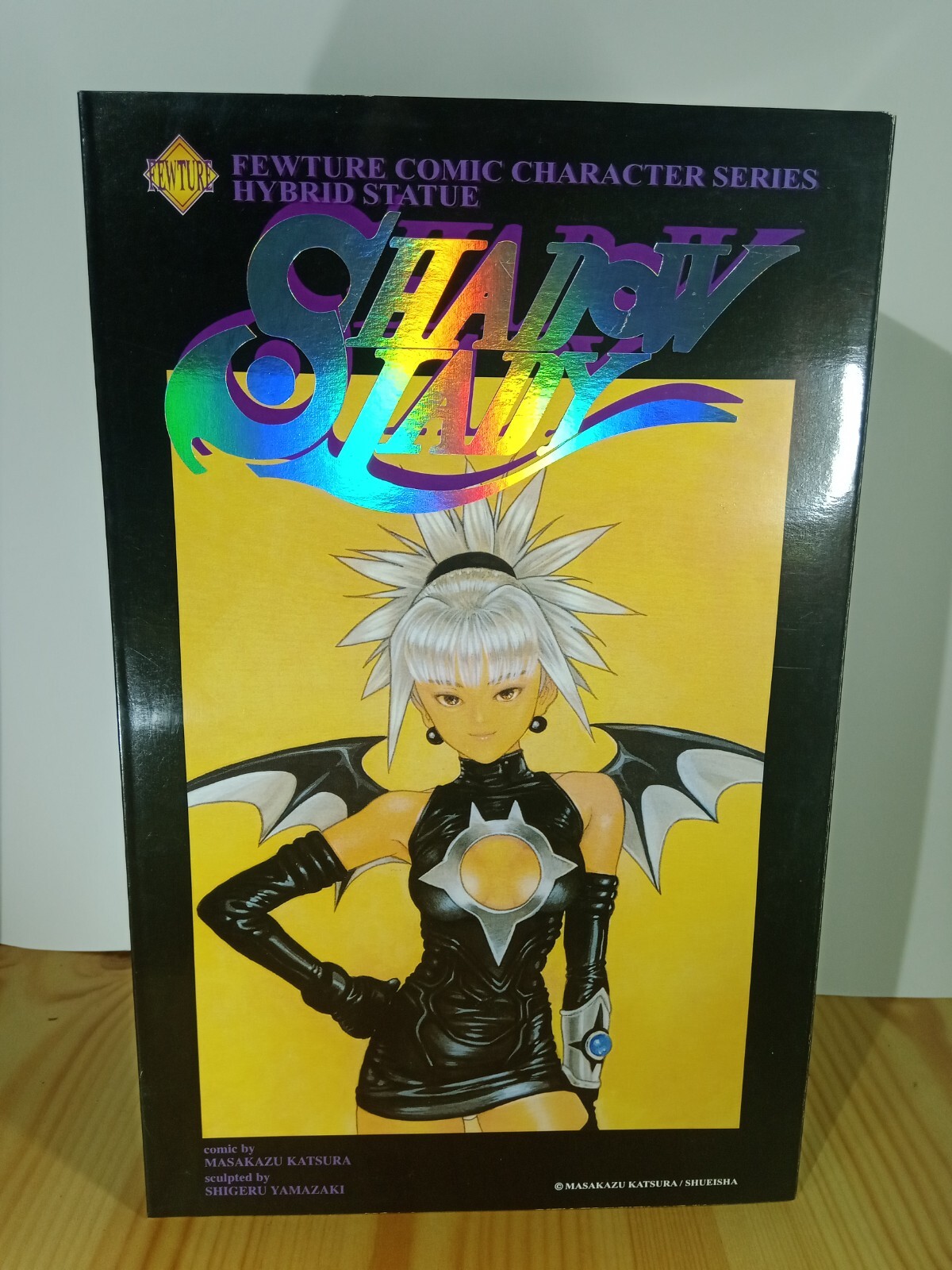 Figurine Shadow Lady Shueisha pour décoration de bureau otaku