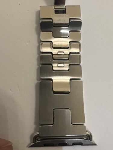 Apple Watch Hermès - 46mm Satinato Grand H - Cinturino Misura Piccola. - Foto 9 di 23
