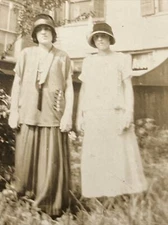 Art Deco STYLE CLOTHES FASHION BFF WOMEN PHOTO .99 CENTS .89 postage Great IMAGE