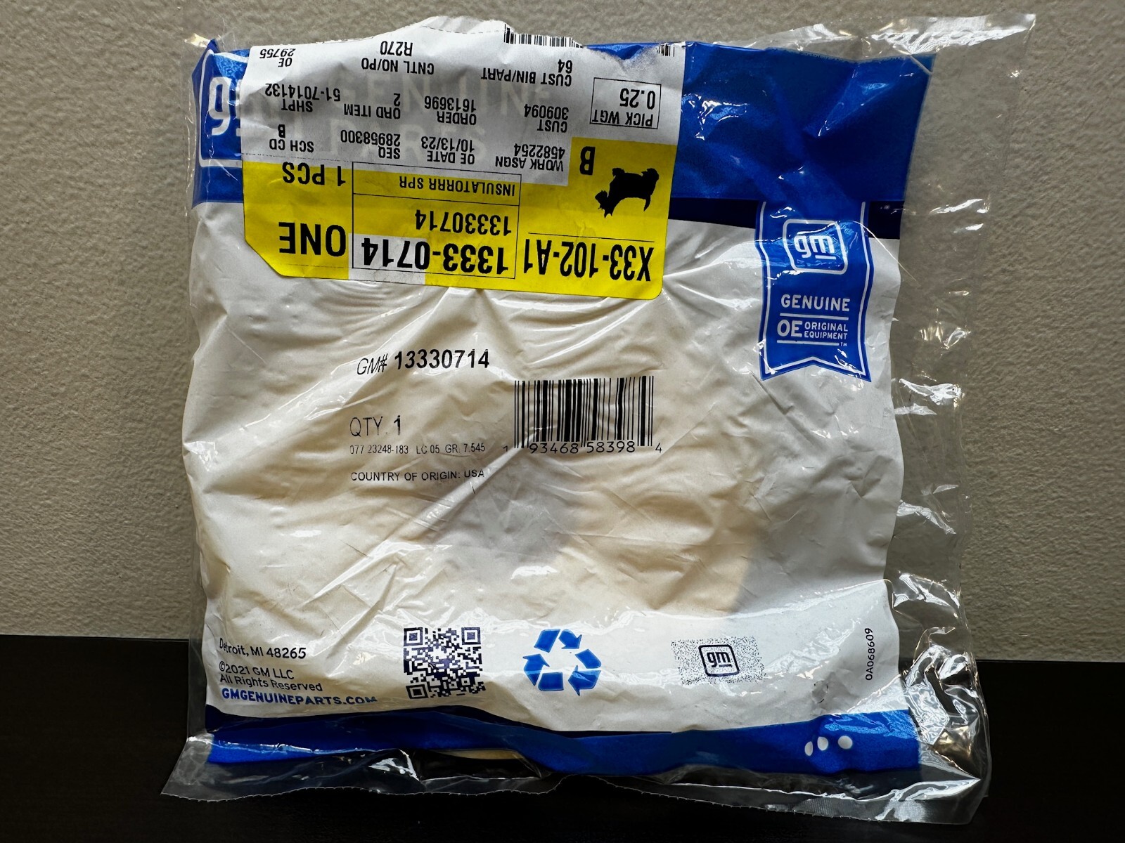 New Genuine GM Insulator (Replaces Part Number 94536722) - GM  