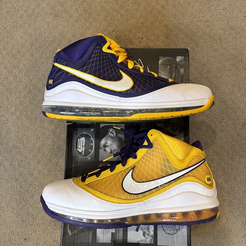 Size 11 - Nike LeBron 7 QS Media Day VNDS SUPER CLEAN WITH BOX!!!