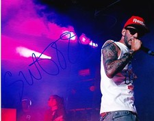 RAP STAR SWIZZ BEATZ SIGNED 8X10 PHOTO AUTHENTI AUTOGRAPH ROCAFELLA COA