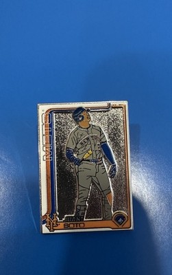 2025 Topps Series 2  Juan Soto Super Box Exclusive Collector s Pin New York Mets
