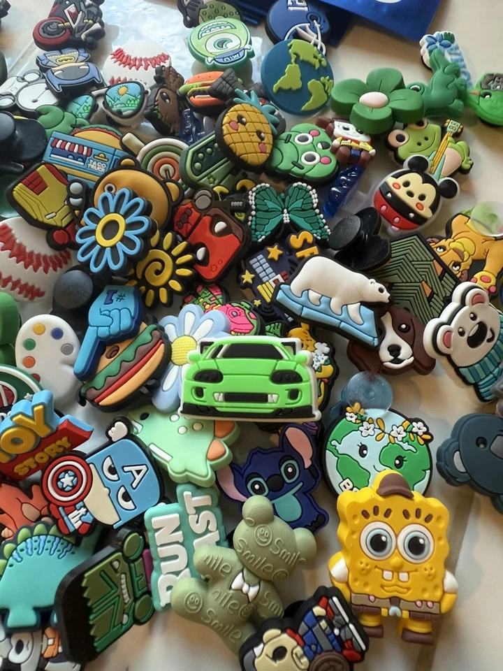 Dijes para zapatos NIÑOS 40 dijes personajes azul y verde para niños Foto 3 de 4