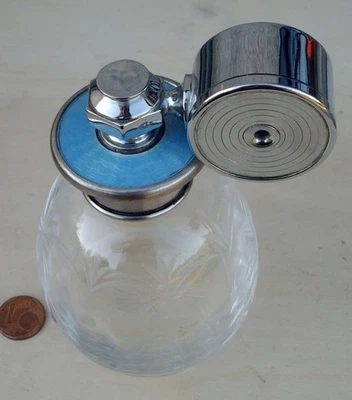 s) Flacon cristal taillé gravé bouchon guilloché émaillé bleu 19ème "V&C" - Photo 1/4