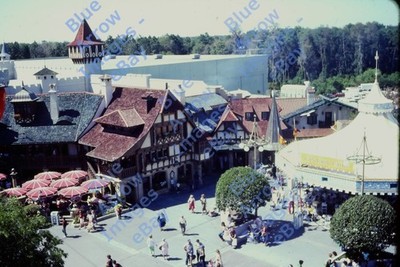 1984 35mm Slide Disney World Fantasyland Pinocchio Village Fantasy Faire #15130