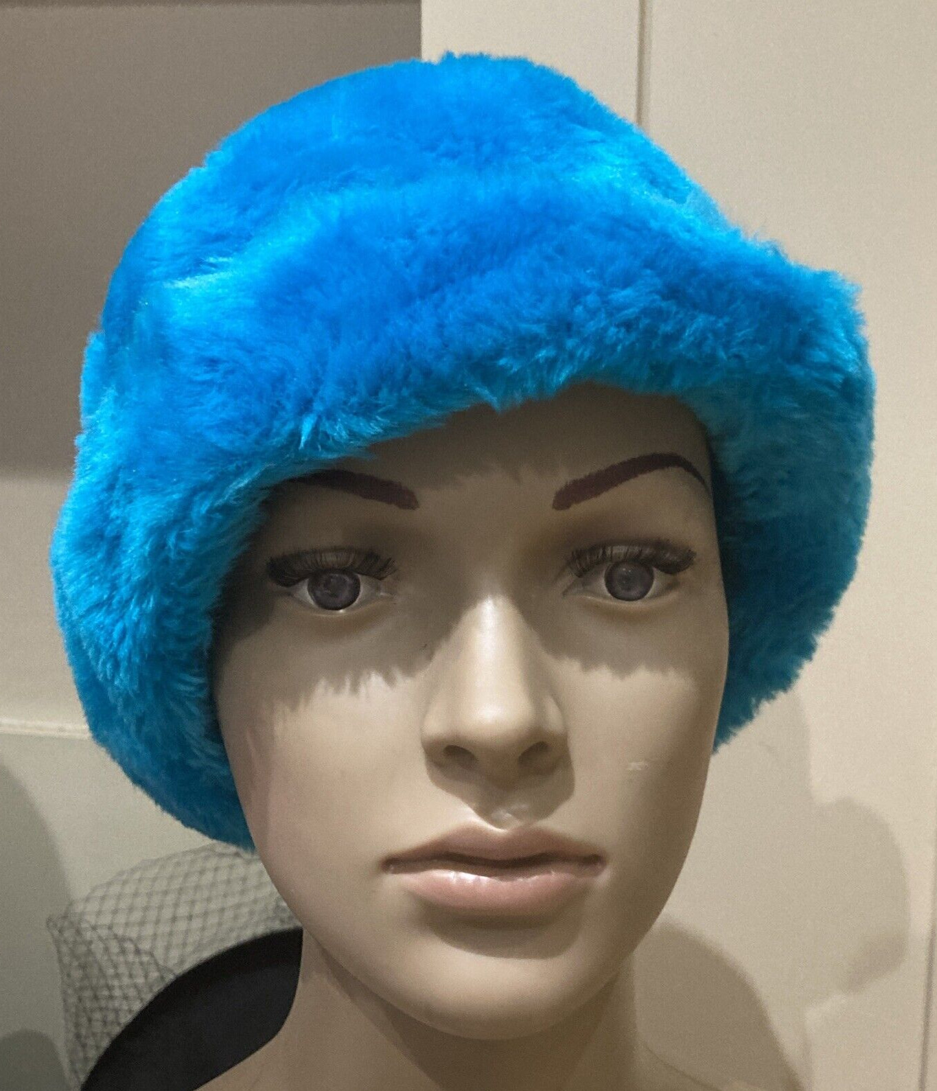 Vintage 1960s/Early 1970s Turquoise Faux Fur Hat, Size Medium 8