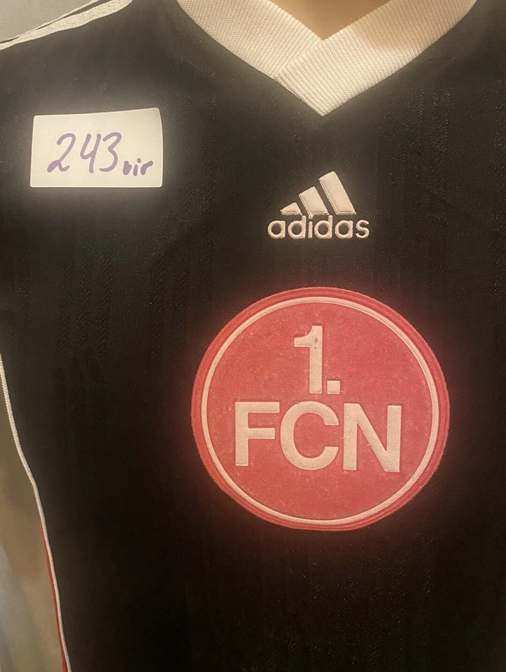 1.FC Nürnberg Adidas Training Trikot 96/97 "1.FCN Wappen" + Handsigniert Gr.152 - Bild 2 von 4