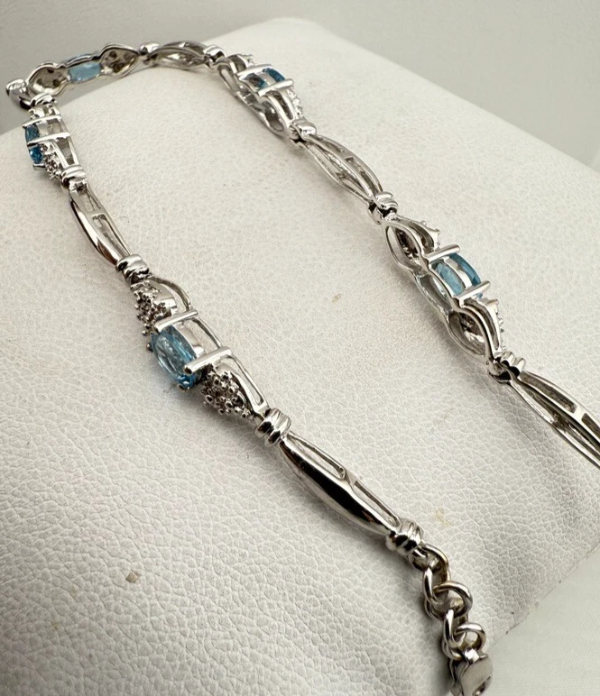 Brazalete pequeño de topacio azul de oro blanco macizo de 10K 7,5" L x 4 mm AHORRA 700 #2174 Foto 3 de 4