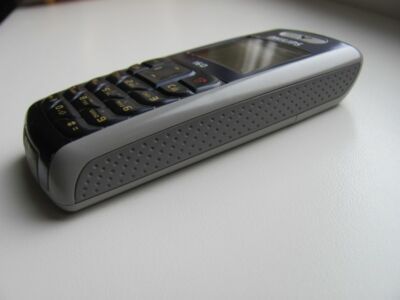 Retro 2G mobile phone PHILIPS P160 tested