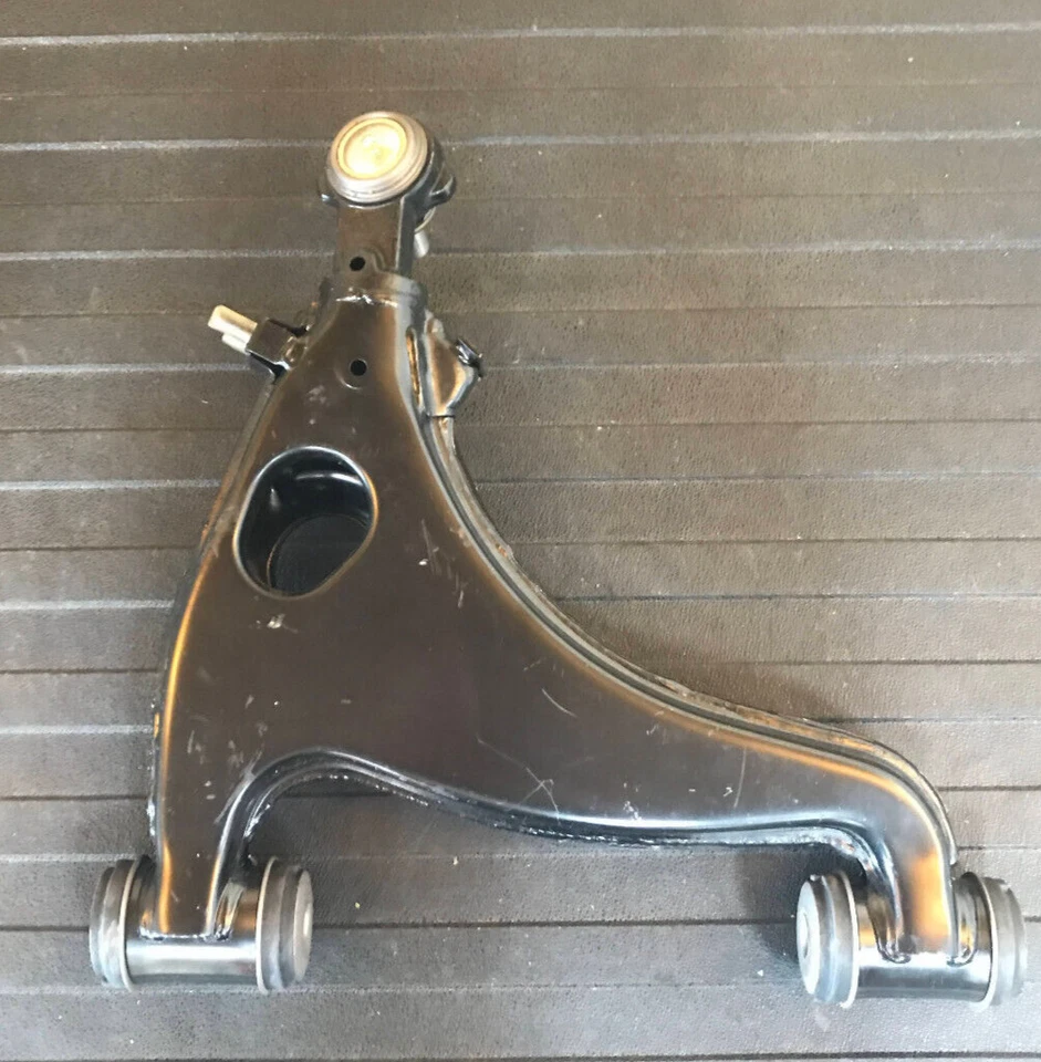 Flennor Front LH Lower Control Arm - FL457G - For MBZ 190E / 260E / 300CE & More - Image 2 of 4