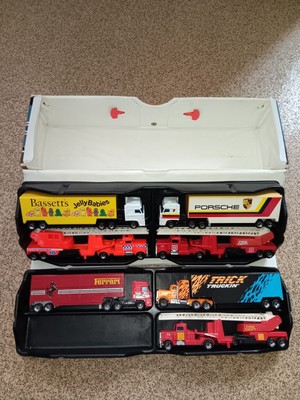 Matchbox Convoy Carry Case + 7 Convoy's Trucks