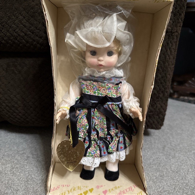 Vintage 1966 Effanbee “PUN'KIN” blonde Doll Catalog #1378 NOS