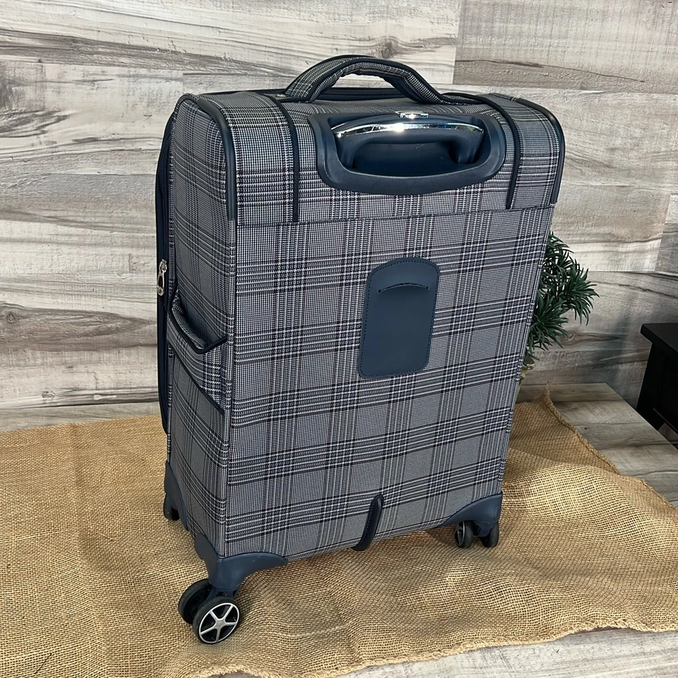 London Fog Sheffield II Collection 20” Expandable 8 Wheels Spinner Carryon Lug - Image 4 of 4