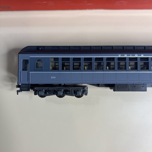 Rivarossi 2688-0 HO Scale 1920 Union Pacific 2 Tone Grey With Original Box. e - Picture 6 of 13