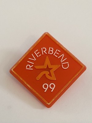 Riverbend Festival 1999 Chattanooga Tennessee Plastic Lapel Pin P84