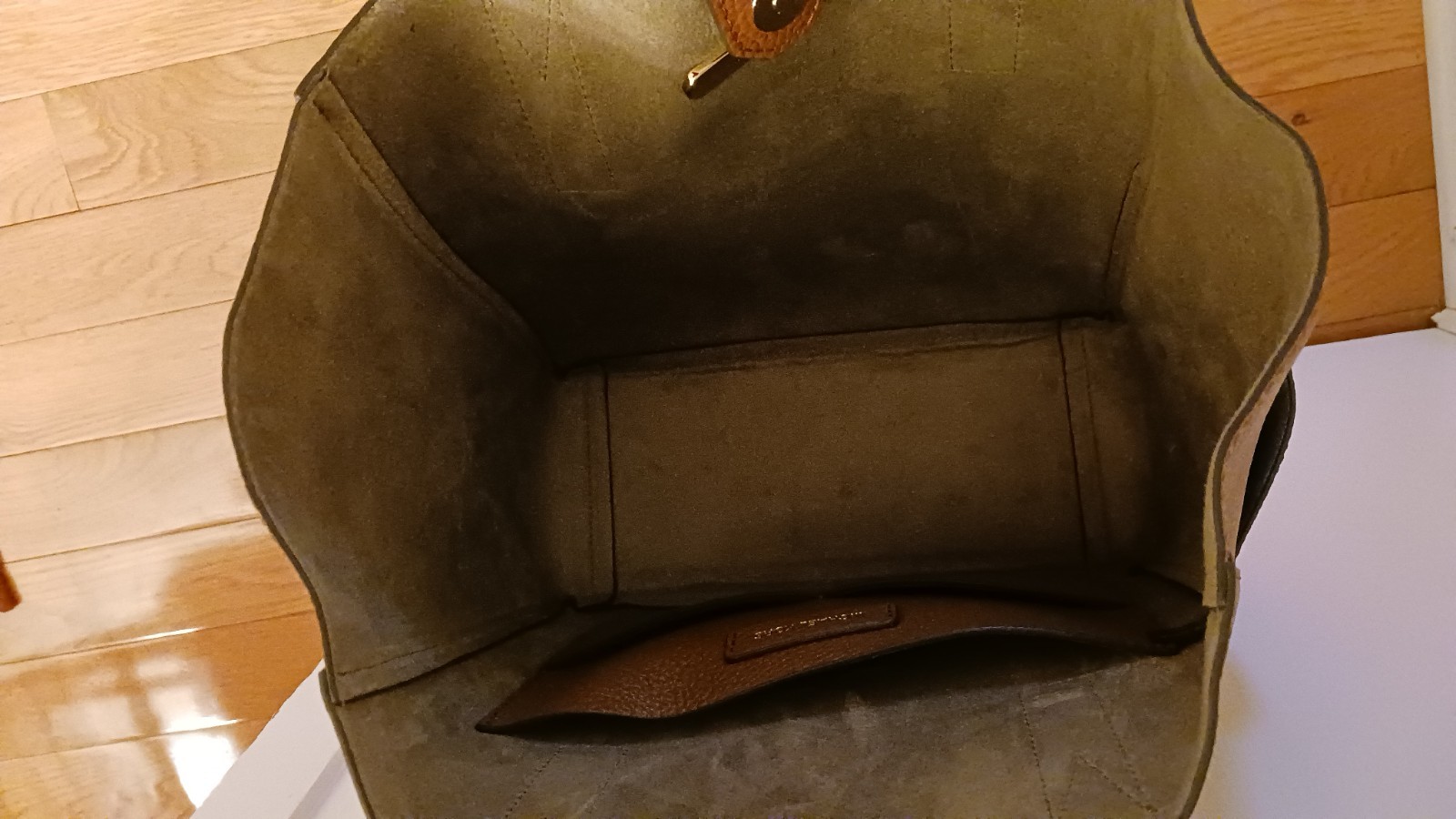 NWT Michael Kors Large Designer Shoulder bag, Brown Pebble Leather, Logo Charm thumbnail 10