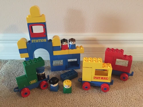 LEGO DUPLO: Train and Station (523) vintage + extra pieces over 120 pcs