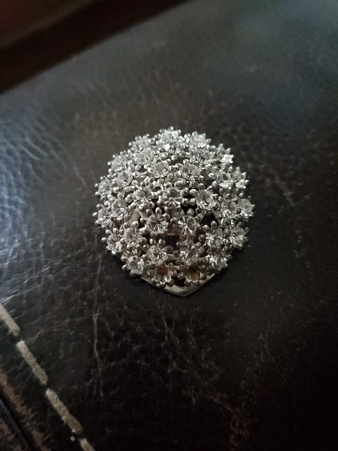 Vintage Silver-Tone Clear Rhinestone Floral Scarf Clip  -image