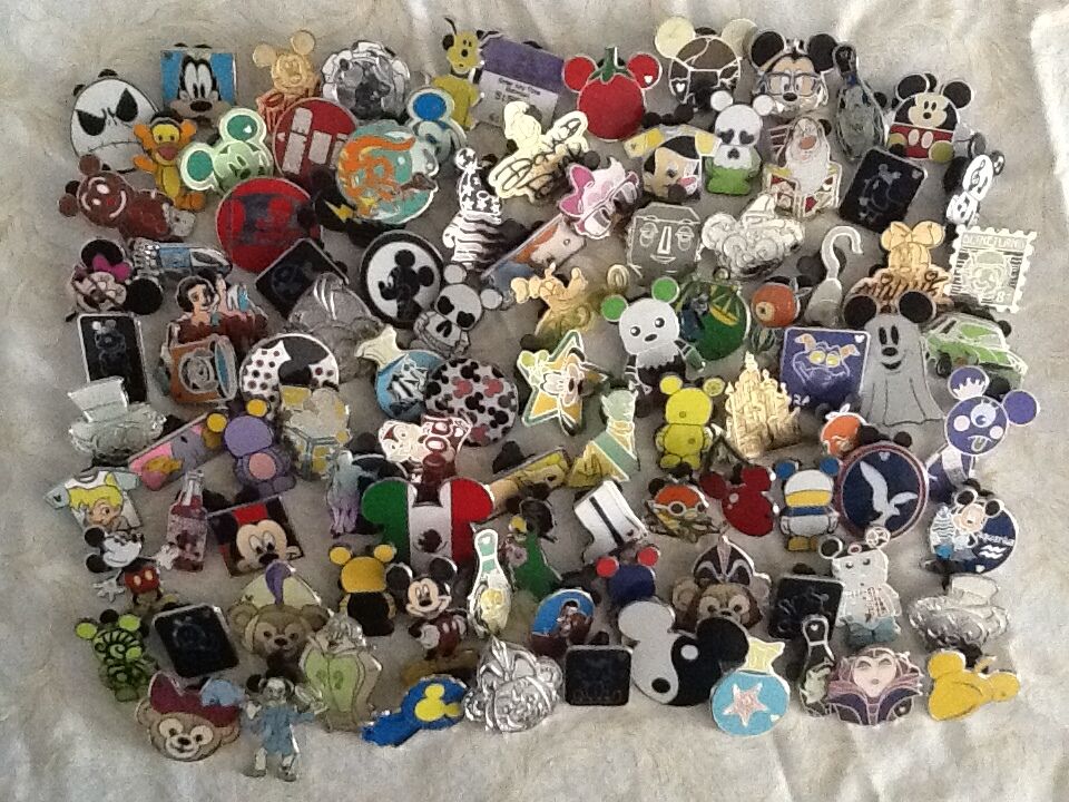 Disney Trading Pins lot of 100 Free Priority Shipping by US Seller 100%Tradeable