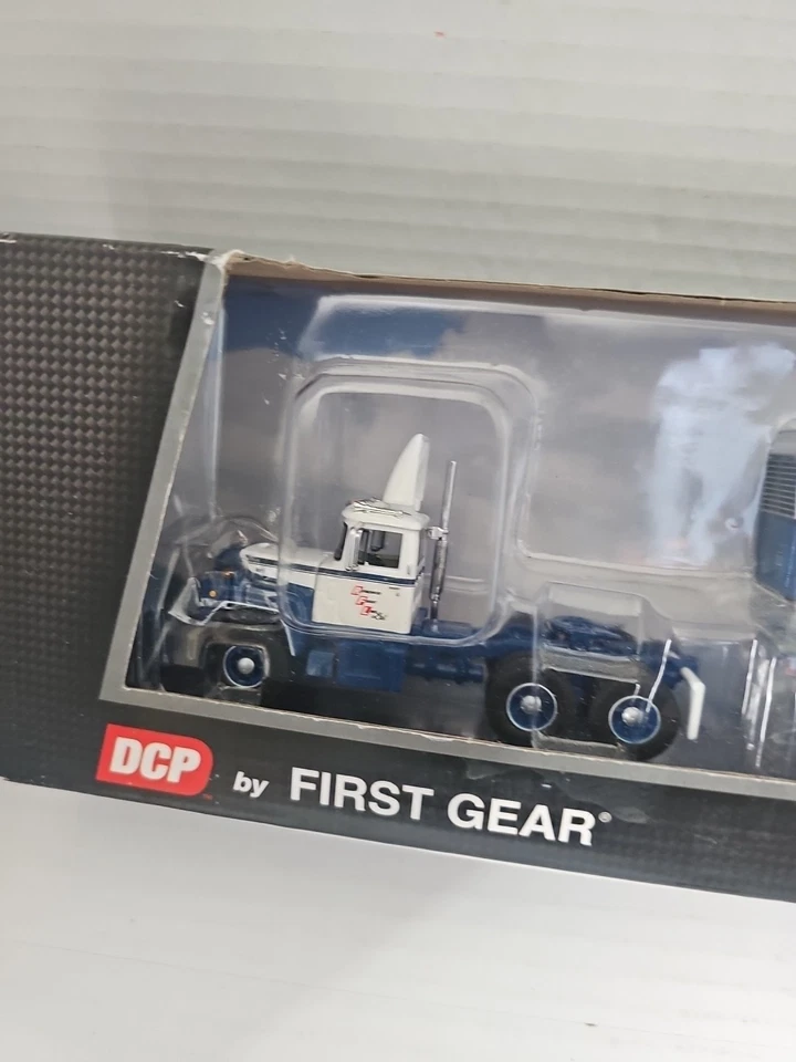 DCP 60-0632 "RFL" Mack R-Model 1:64 Die-cast Promotions First Gear Foto 3 de 4