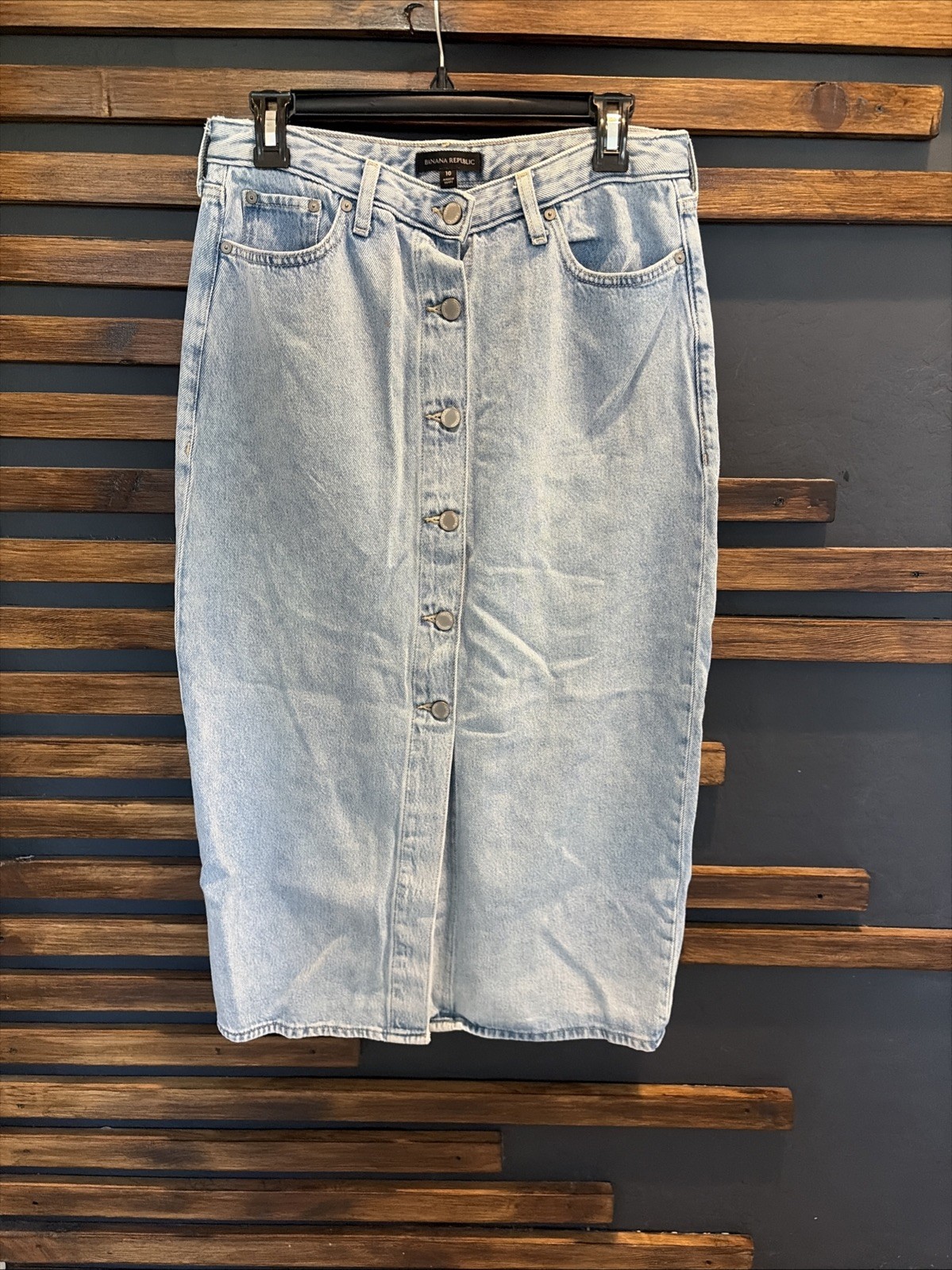 Banana Republic  Women’s Midi Button Up Light Denim Skirt Size 10