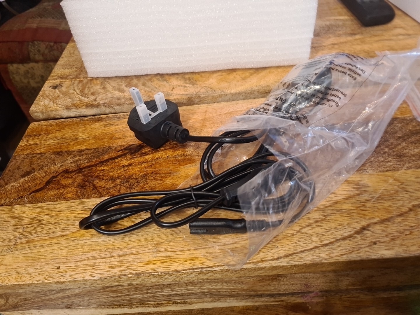 Kit 'N' Caboodle Pro Cut A4 Die Cutting + Embossing Machine Blue. Full