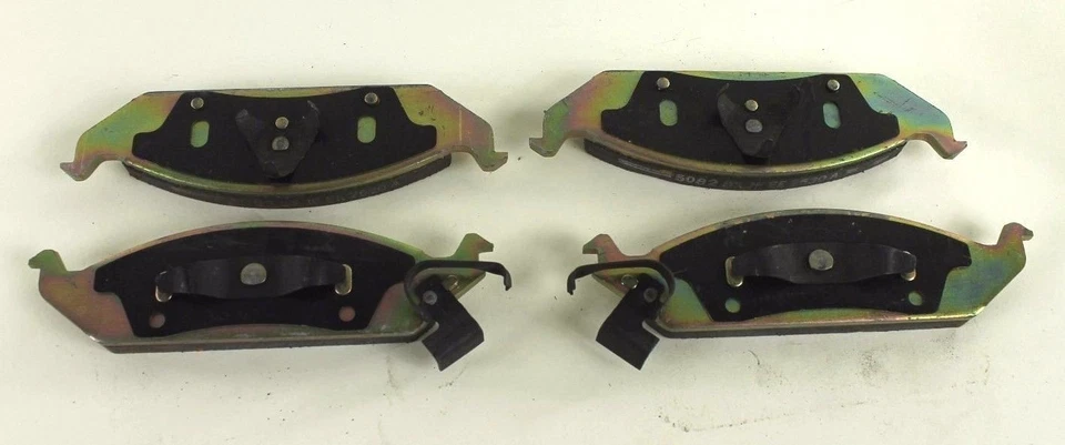 Pastillas de freno delanteras OEM Mopar Dodge Stratus Chrysler Cirrus V1012885AB Foto 2 de 3