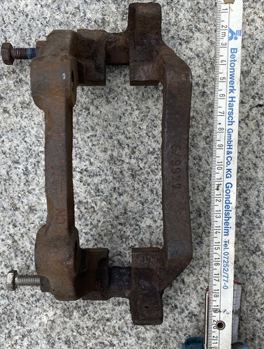 VW Audi A4 B5 Lucas Bremssattelhalter Bremssattelträger Halterung Vorne halter