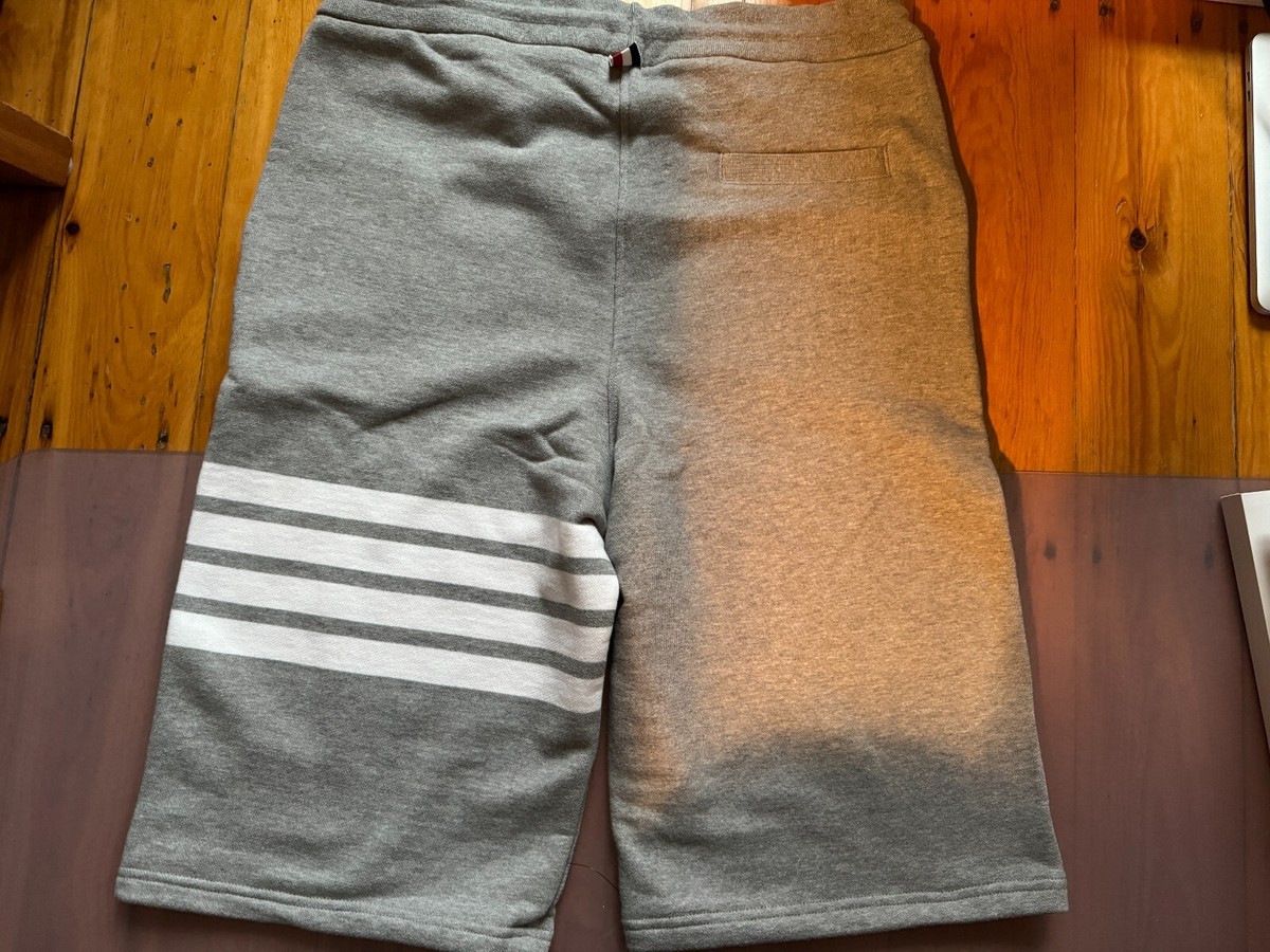 Thom Browne グレーショーツ