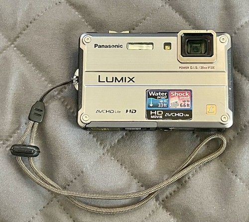 Panasonic LUMIX DMC-TS2 Silver Waterproof 14.1MP Digital Camera Parts/Repair lπ - Picture 2 of 24