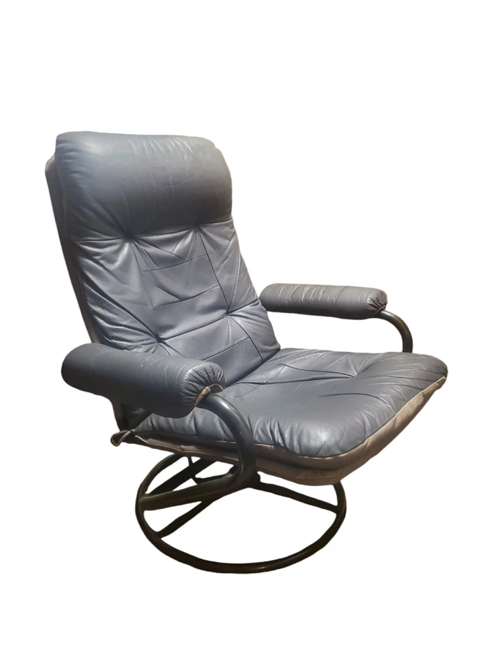 Sillón reclinable giratorio y otomana ChairWorks vintage   Foto 2 de 4