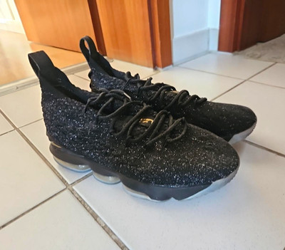 Nike LeBron 15 Herren Sneaker Low Black GOLD schwarz meliert EU 43 Basketball